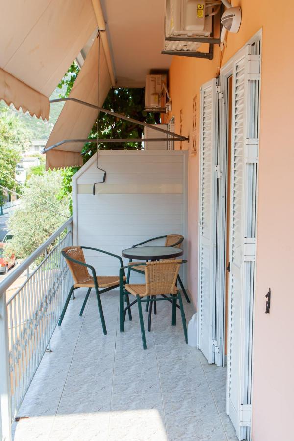 Hotel Loula Rooms&Apartments Kamena Vourla Buitenkant foto