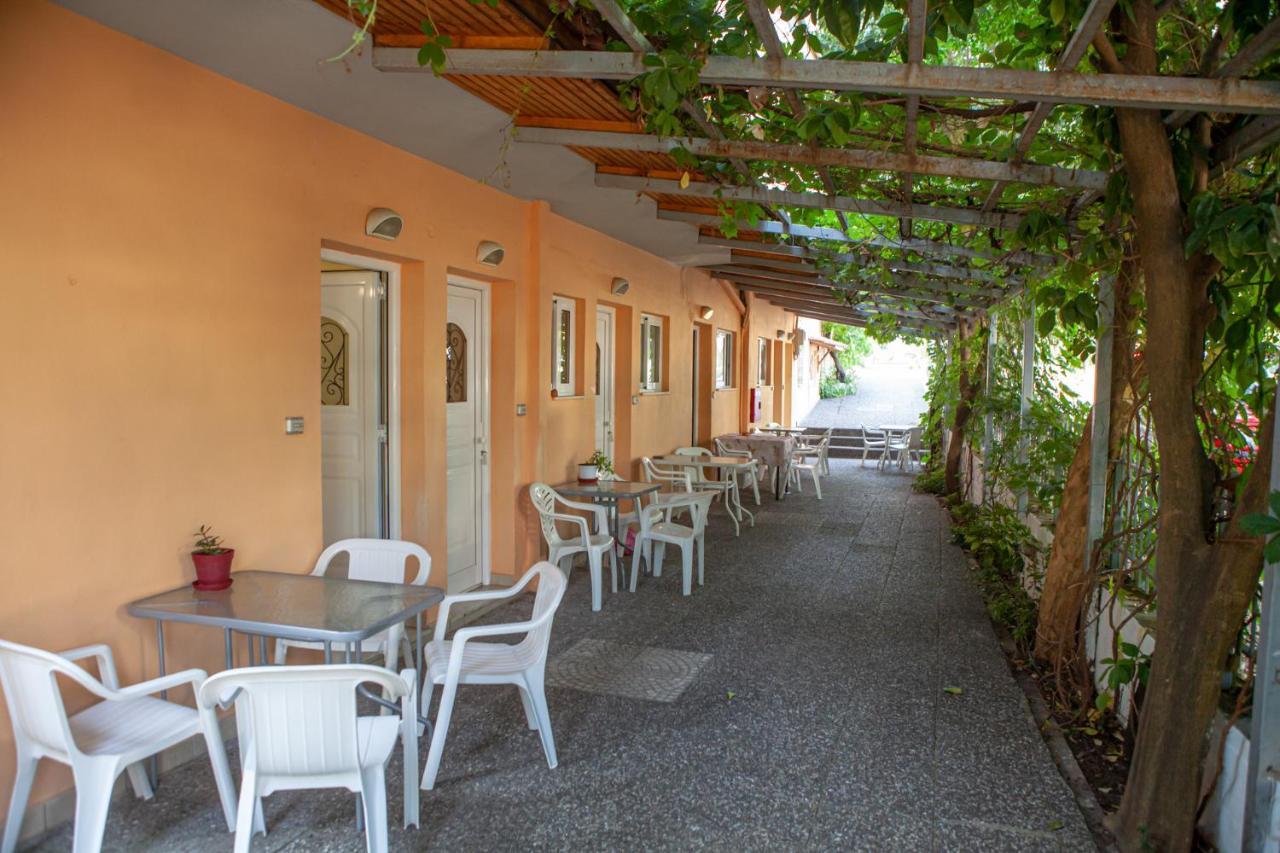 Hotel Loula Rooms&Apartments Kamena Vourla Buitenkant foto