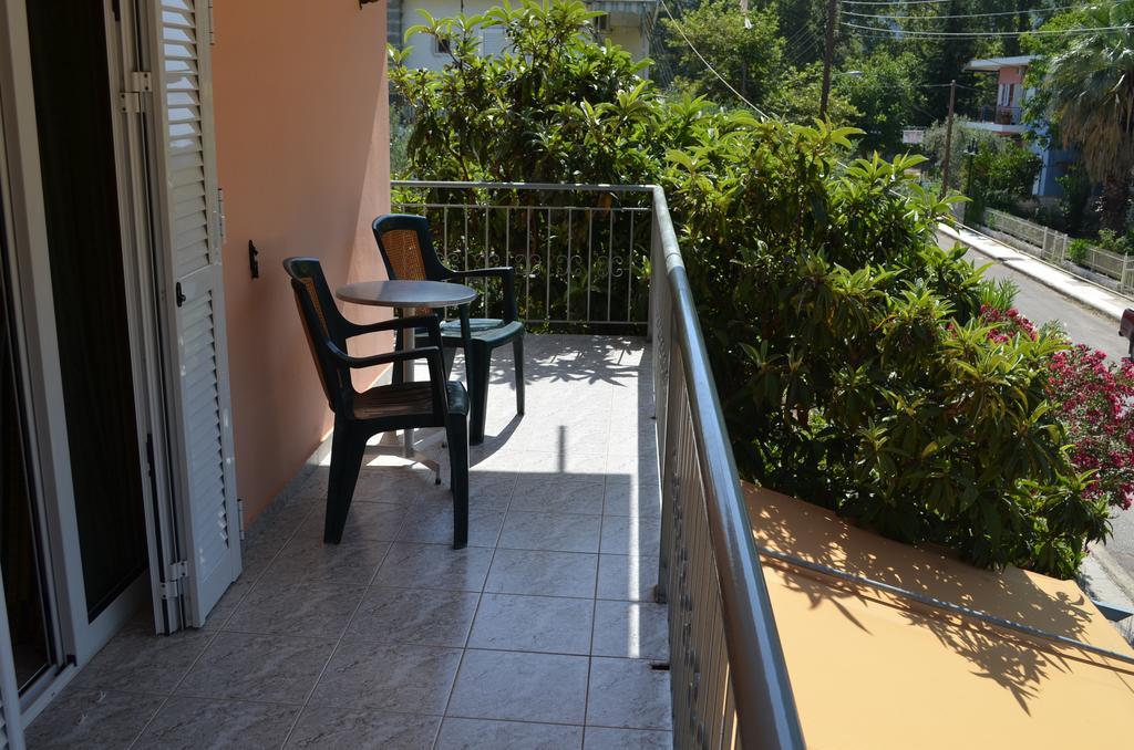 Hotel Loula Rooms&Apartments Kamena Vourla Kamer foto